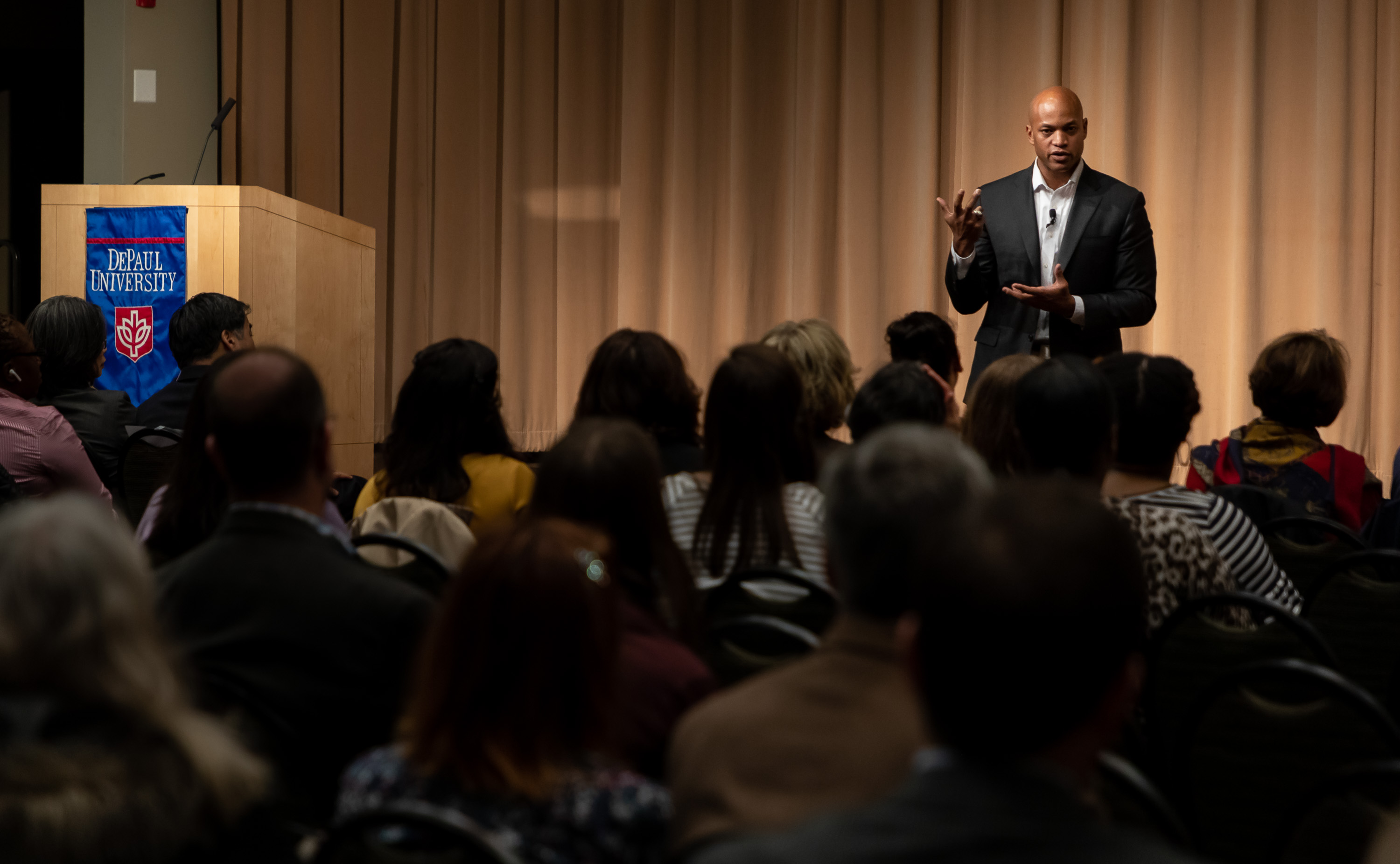 Wes Moore, best-selling author, Army veteran, social entrepreneur and CEO of Robin Hood, one of the largest anti-poverty organizations in the country, delivers his keynote address. (DePaul University/Jeff Carrion) 